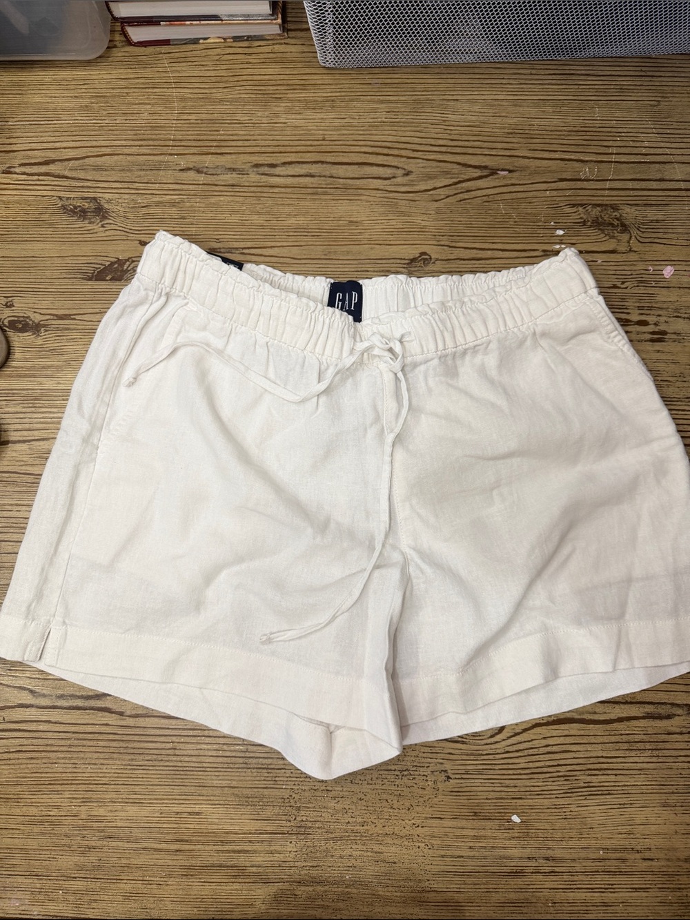 GAP Women’s High-Waist White Drawstring Linen-Blend Shorts